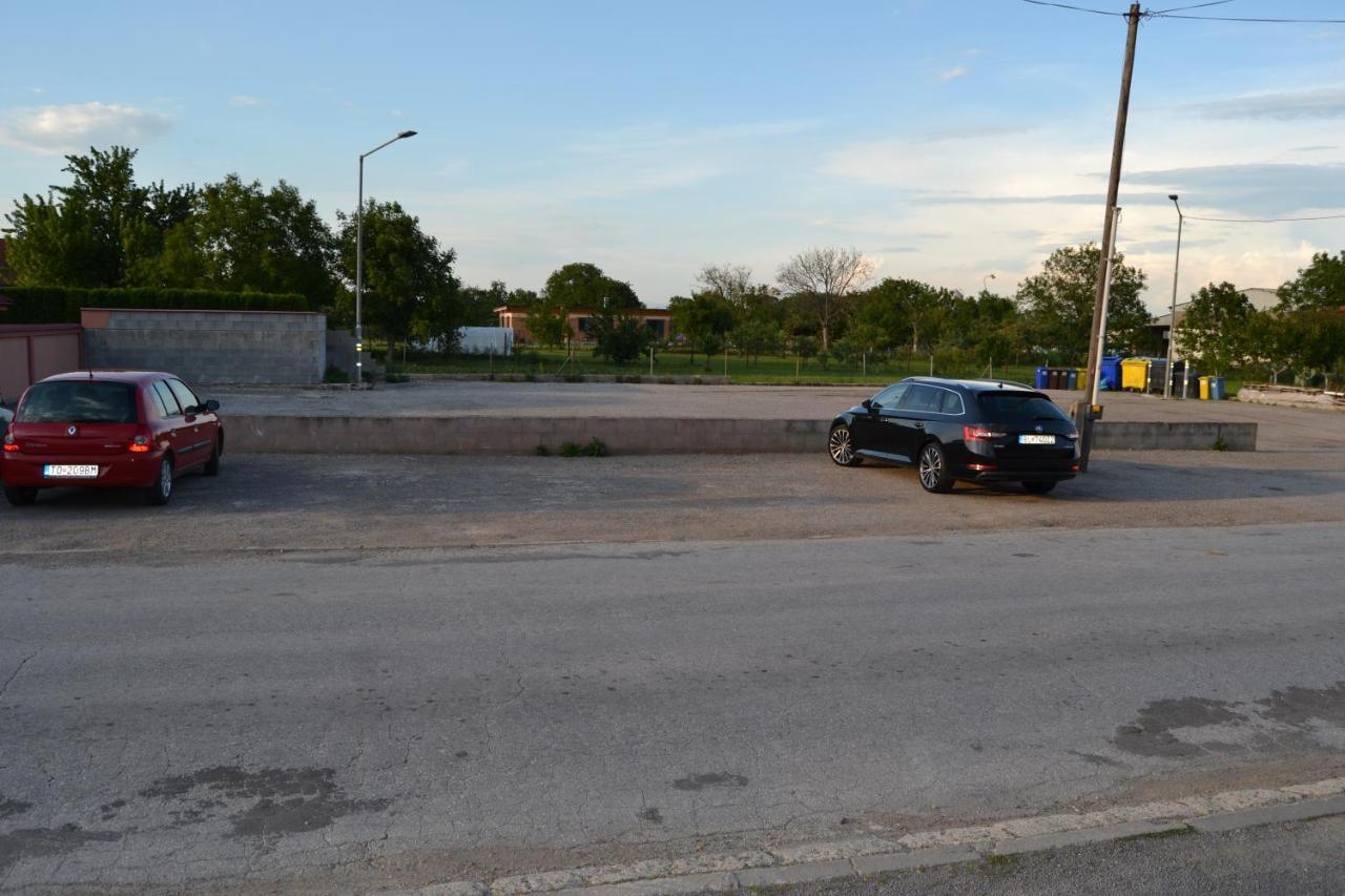 Reštaurácia-penzión ALTANA Ludanice Exterior foto